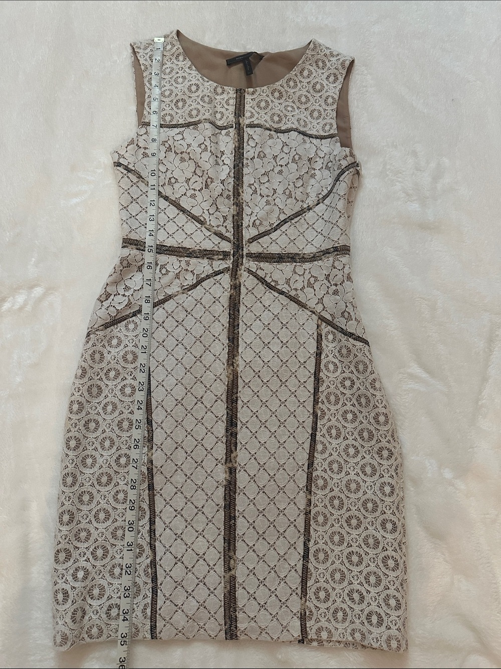 BCBG MAXAZRIA White Lace Sheath Dress with Contrast Trim Sz 4 Feminine Elegant - Picture 10 of 11